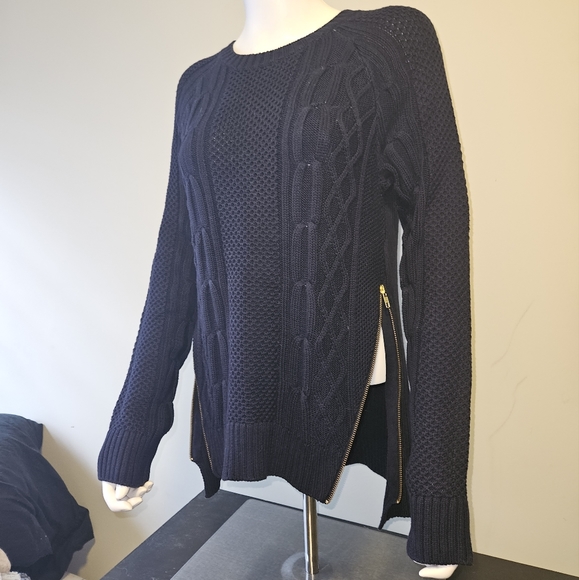 Sweater - Picture 2 of 7